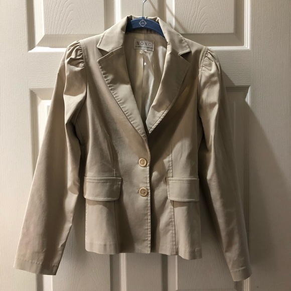 XOXO light khaki blazer w shoulder detail - Picture 9 of 9